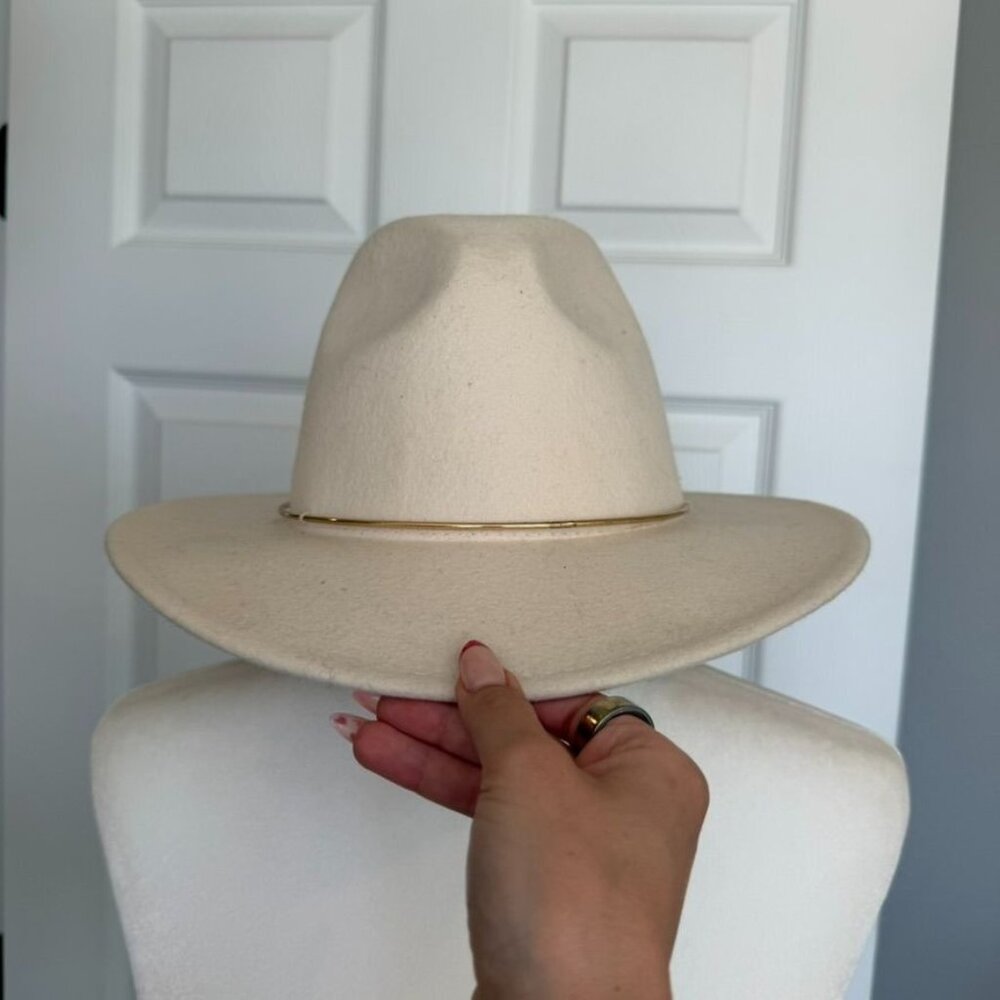 Cream Wool Wide Brim Rancher Style Hat Gold Plated Metal Band Accent 57cm
